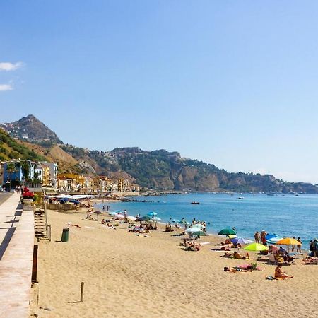 Ad Un Passo Dal Mare Apartamento Giardini Naxos Exterior foto